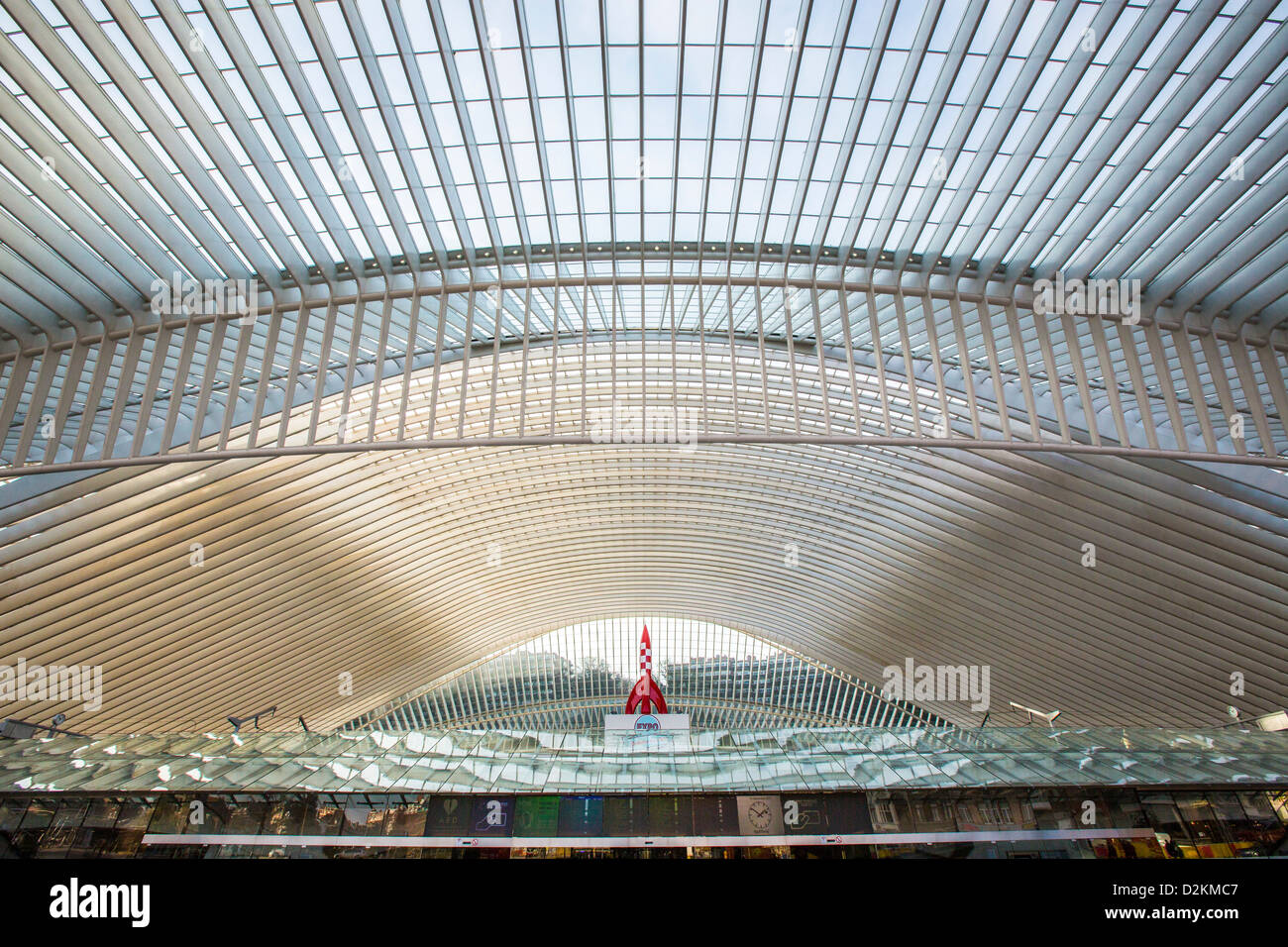 Der Bahnhof von Lüttich, Gare de Liège-Guillemins, entworfen vom spanischen Architekten Santiago Calatrava. Lüttich, Wallonien, Belgien Stockfoto