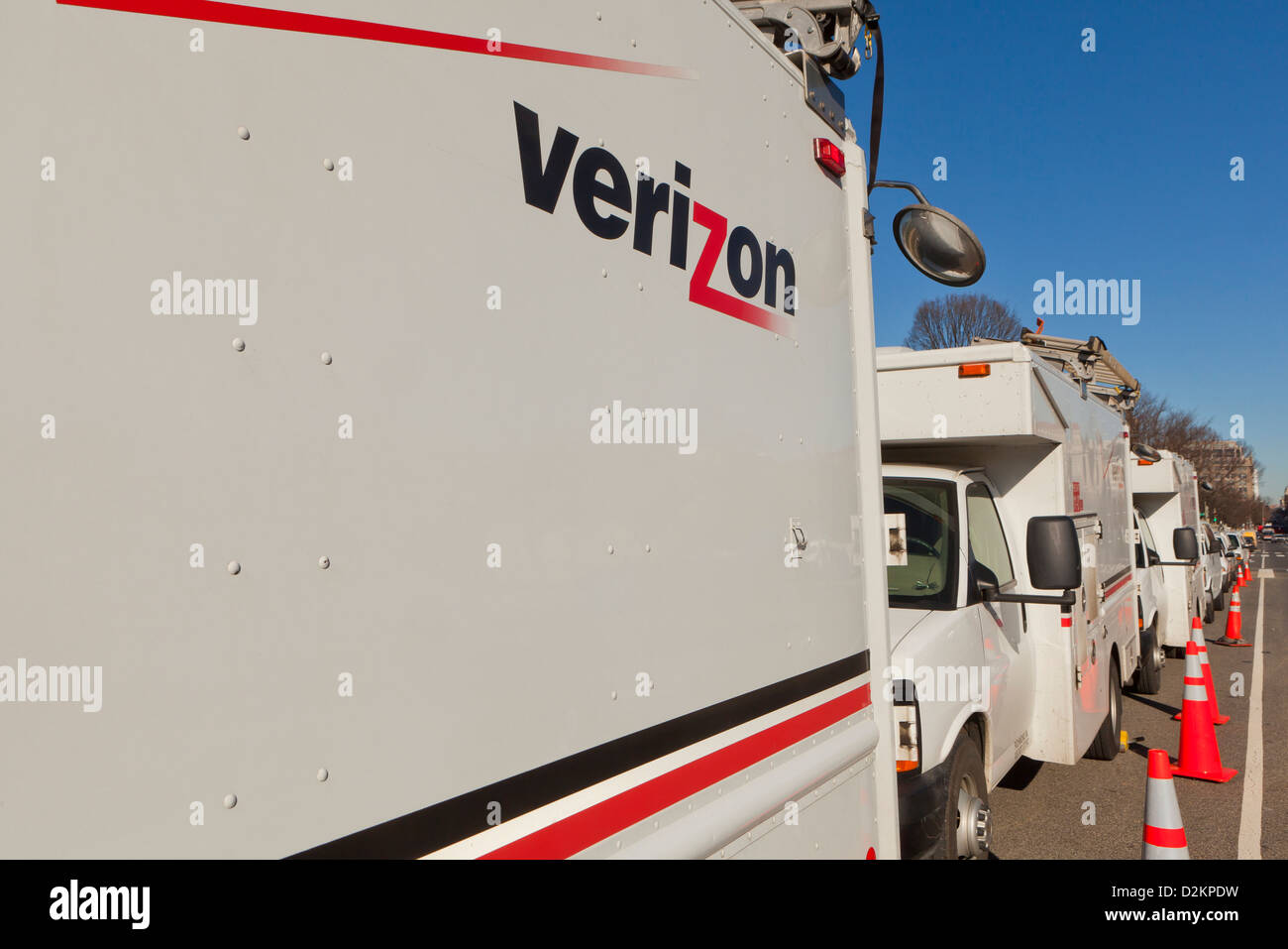 Verizon Service Fahrzeuge geparkt Stockfoto
