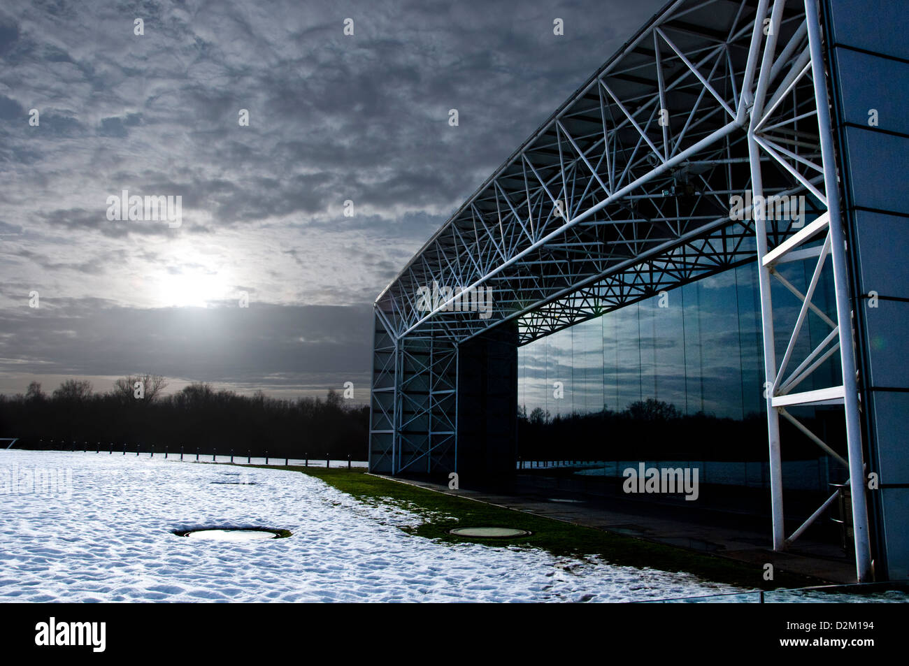 Sainsbury Centre for Visual Arts im Schnee Stockfoto