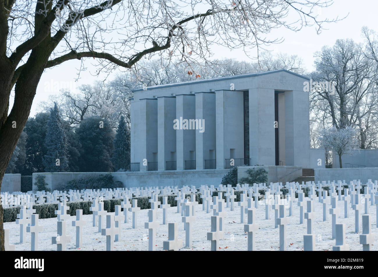 Dem amerikanischen Ehrenmal Friedhof von Madingley Cambridge UK im Schnee im winter Stockfoto