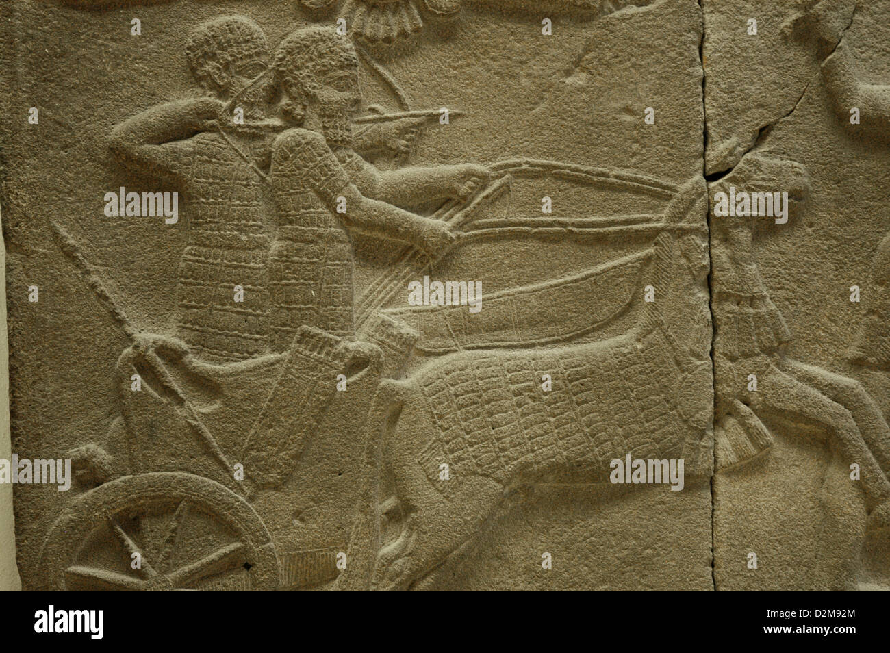 Relief Darstellung einer Löwenjagd. 750 V. CHR.. Basalt. Detail. Aus dem Palast Sakcegozu, Anatolien. Pergamon-Museum. Berlin. Stockfoto