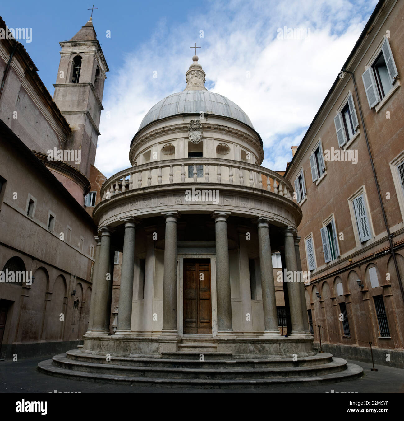 Rom. Italien. Blick auf den Tempietto, einem kleinen eleganten runden dorischen Säulenhalle ...