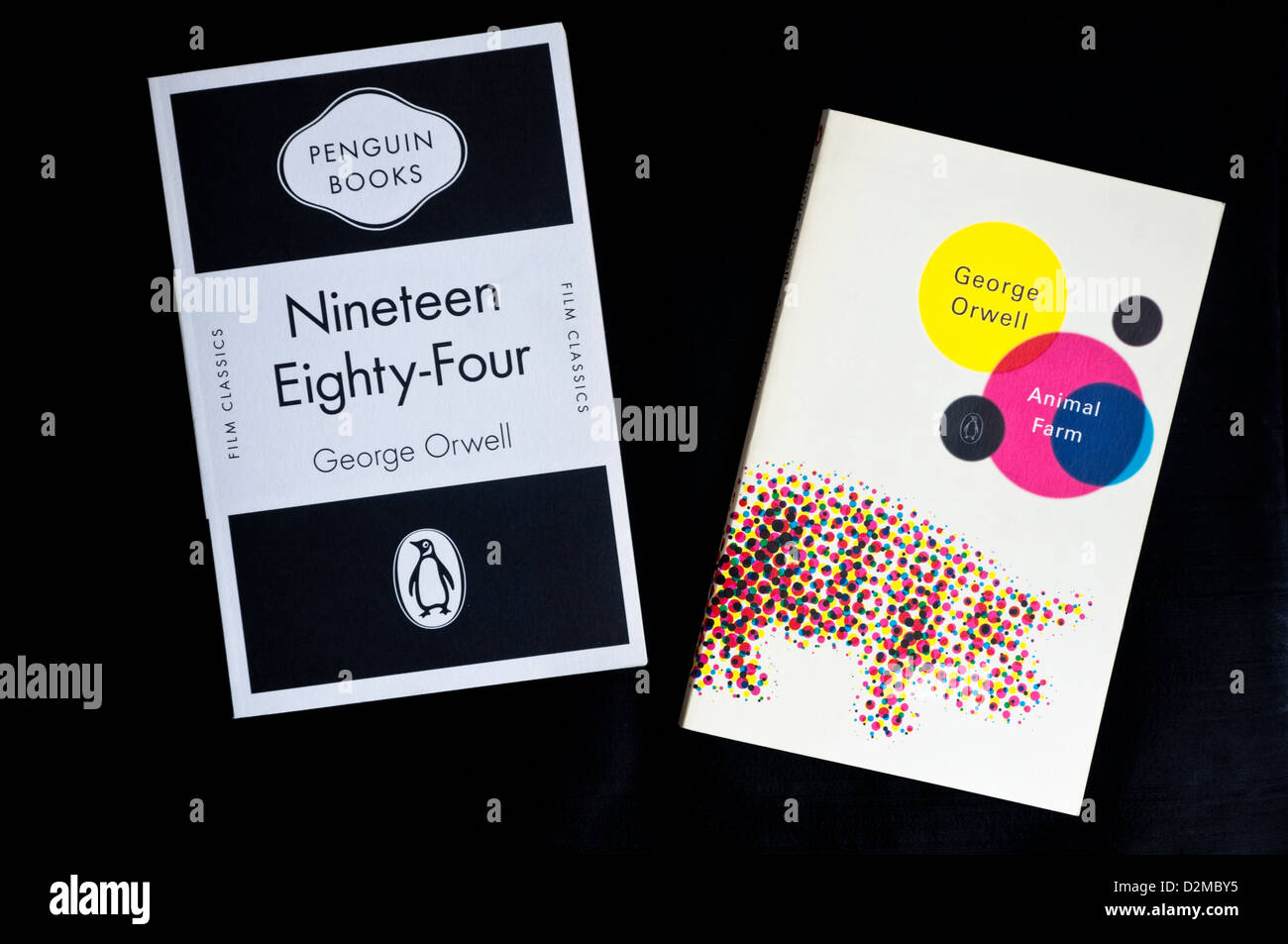 Orwells - bekanntesten Bücher - Nineteen Eighty-Four und Farm der Tiere - von Penguin Books veröffentlicht. Stockfoto