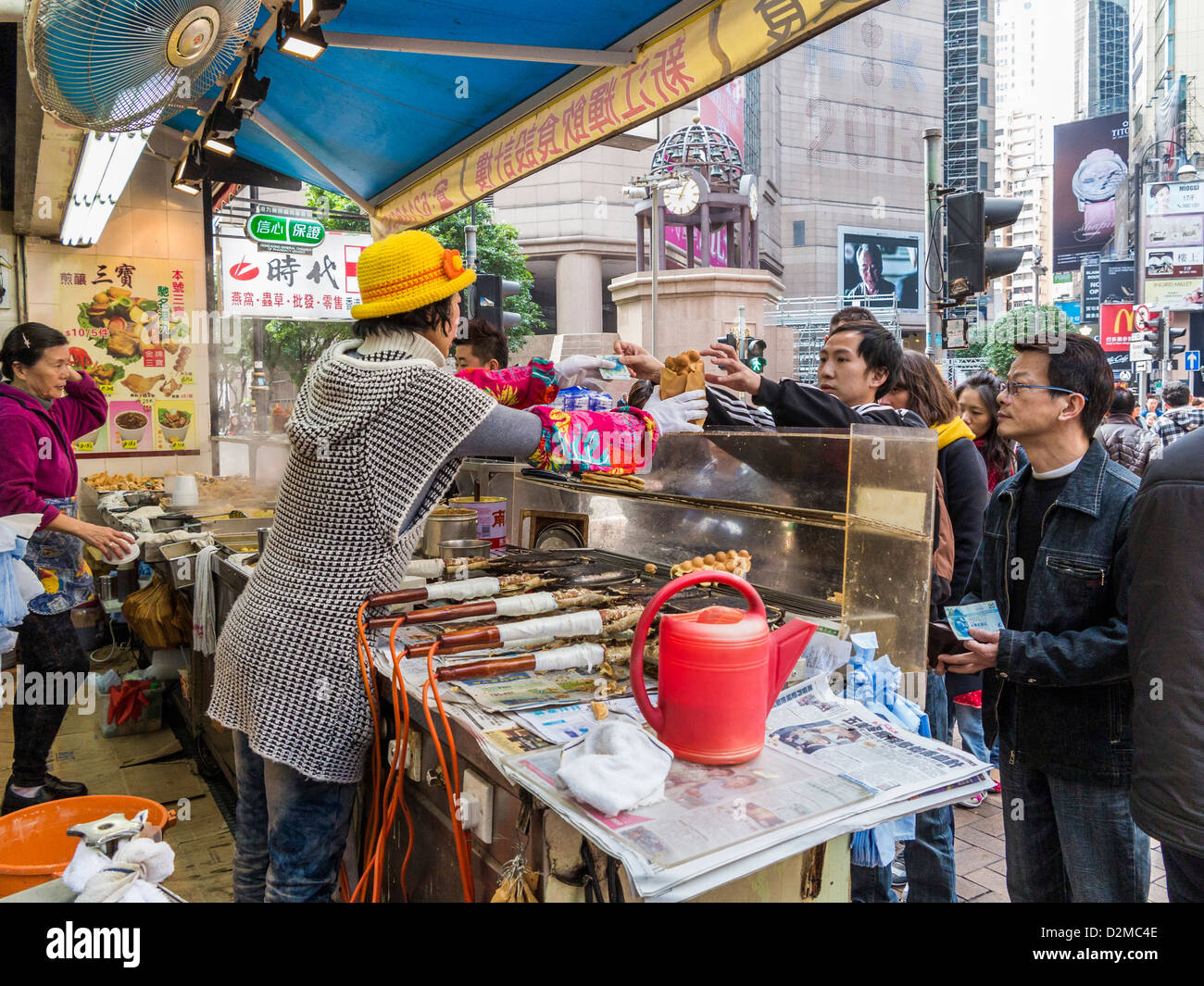 Hong Kong Street Food Stand, der die berühmten Ei Waffeln verkauft Stockfoto