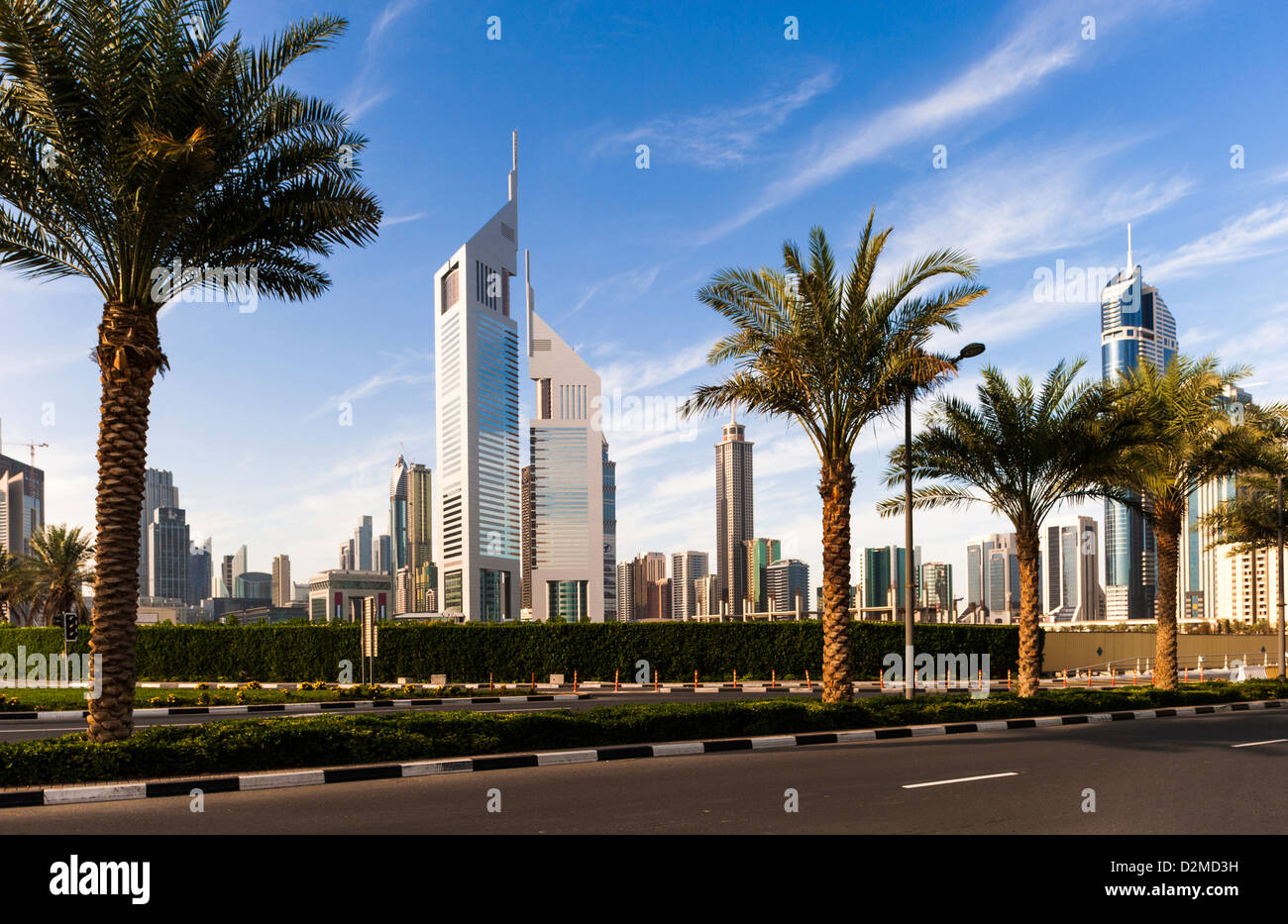 Skyline von Dubai - Emirates Towers Stockfoto