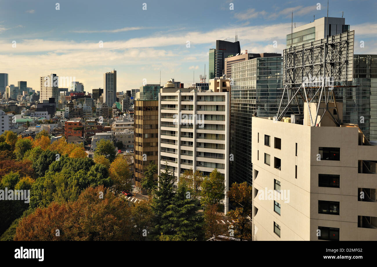 Mehrgeschossigen Büro- und Apartrments in Aoyama, Zentrum von Tokio, Japan Stockfoto