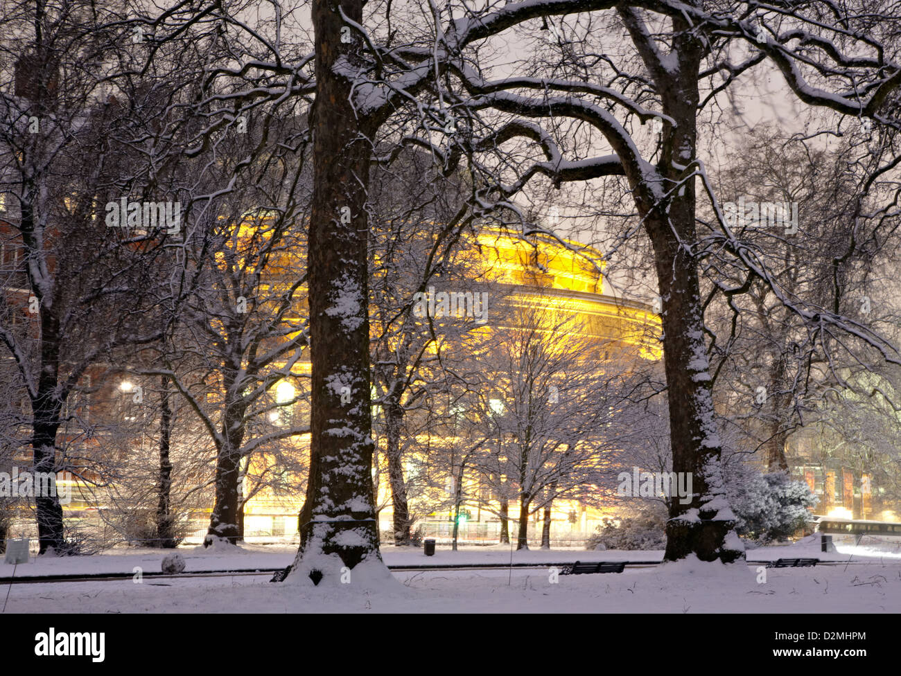 Die Albert Hall in der Dämmerung im Winter Kensington Gardens-London-UK Stockfoto