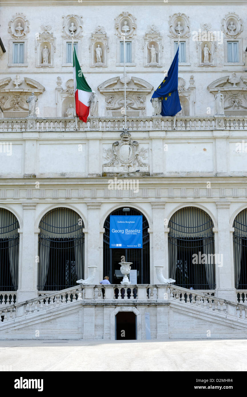 Rom. Italien. Blick auf die Fassade (Süden) des 17. Jahrhunderts Casino Nobile, beherbergt das Museo oder Galleria Borghese Stockfoto