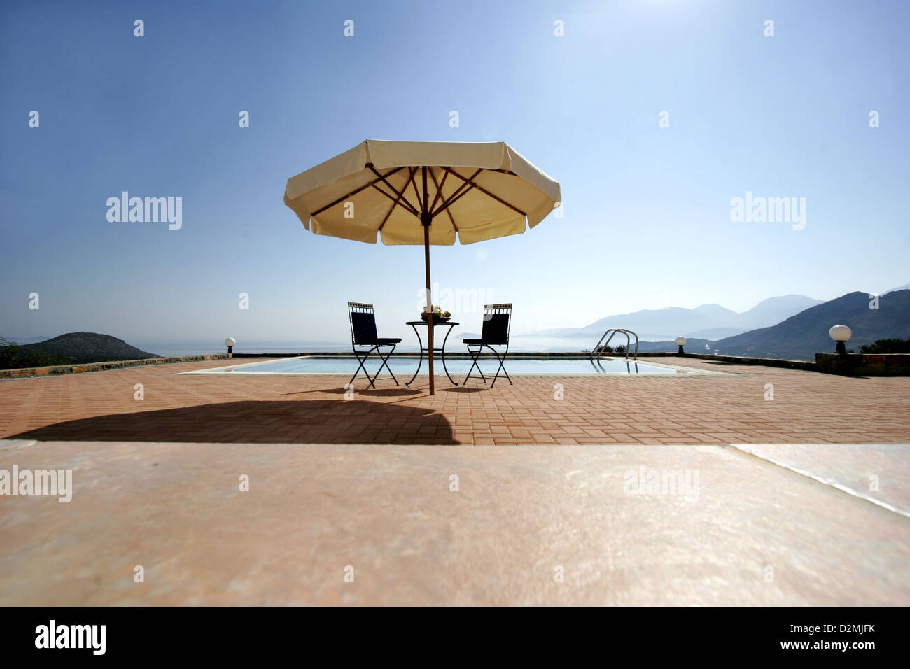 Der Pool, die Sonne, die Aussicht, das perfekte Urlaubsziel Stockfoto