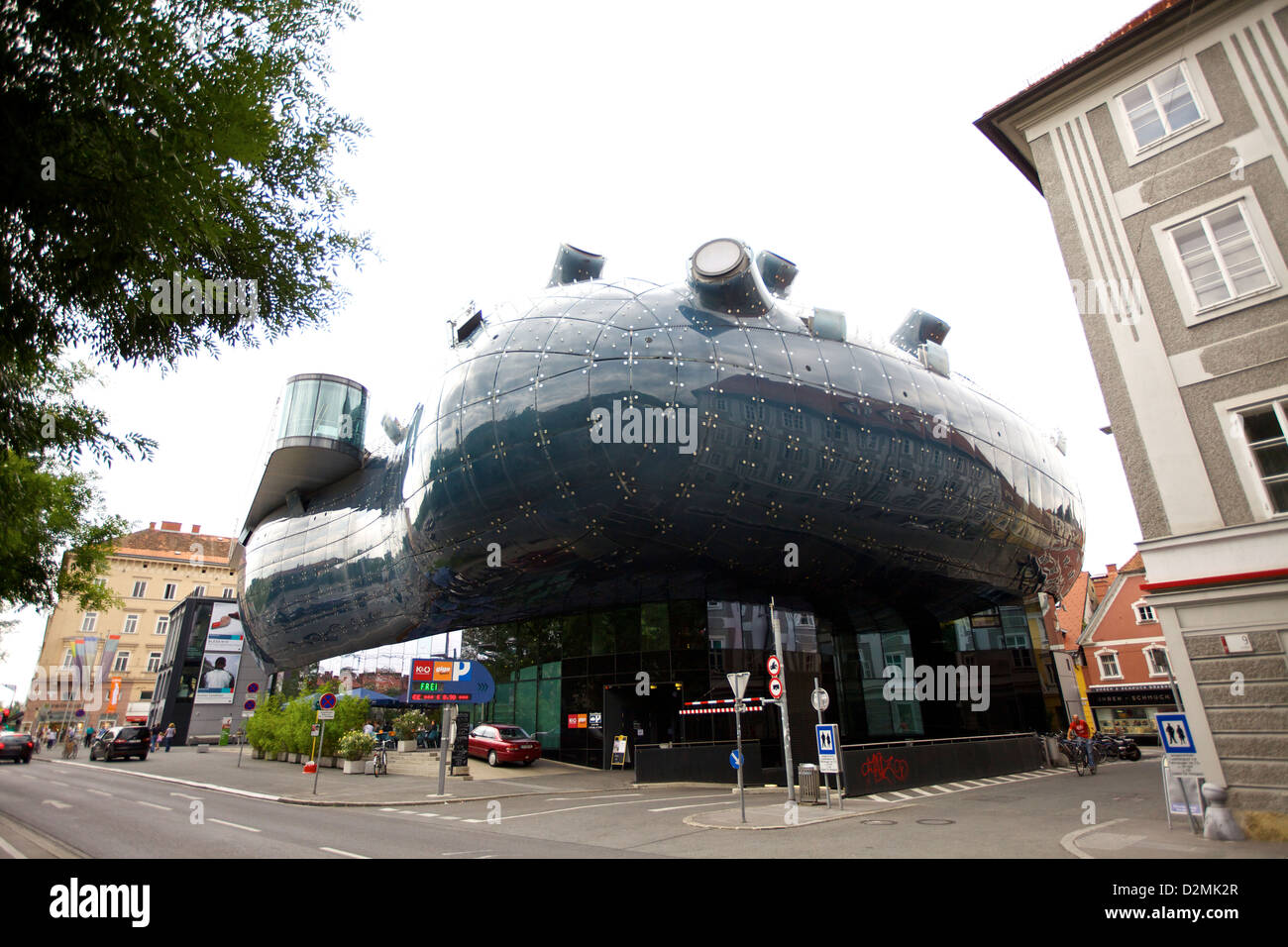 Das Kunsthaus Graz, bekannt als das „freundliche Alien“, steht in Graz, Österreich, mit zeitgenössischer Architektur und innovativem Design Stockfoto