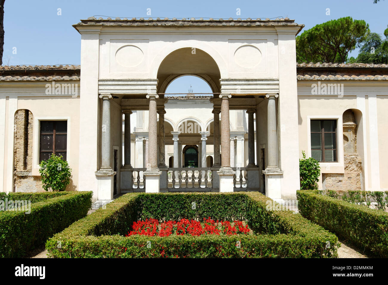 Villa Giulia. Rom. Italien. Blick vom Garten Villa eines der Säulenhallen, die den Nymphäums übersehen. Stockfoto