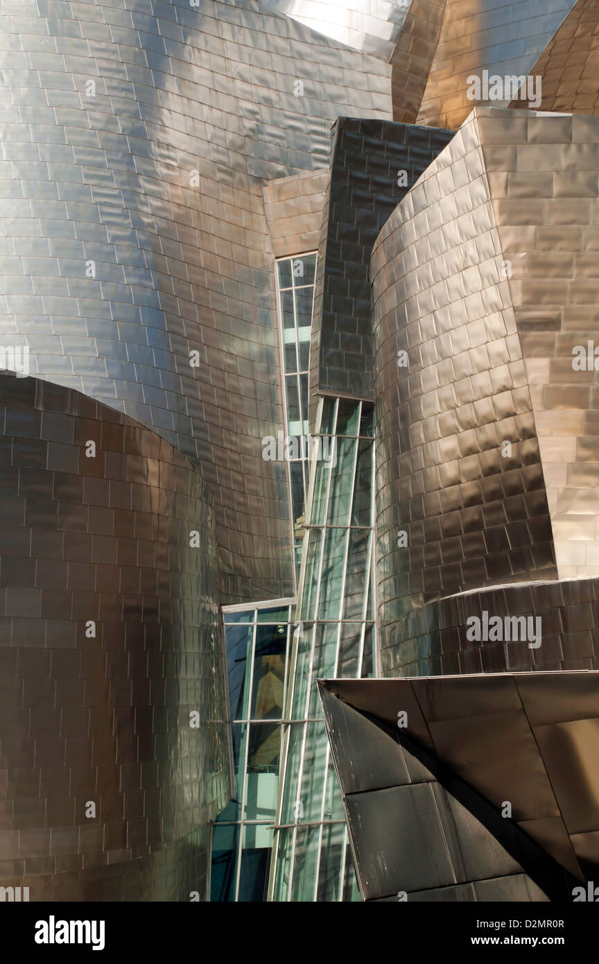 Nahaufnahme des Mittelteils des Guggenheim Museum, Bilbao, Spanien. Stockfoto