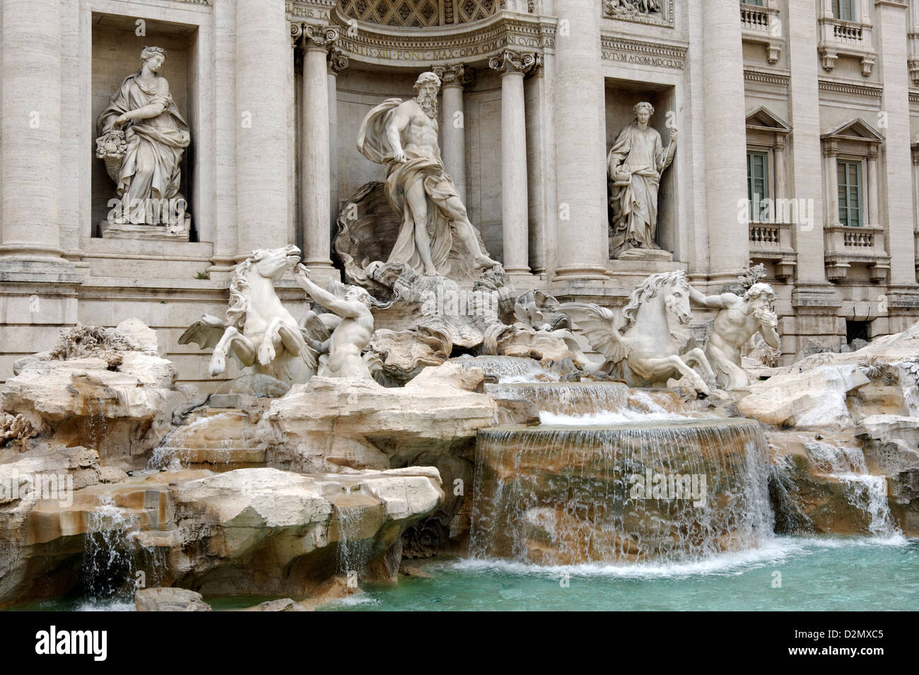 Rom. Italien. Blick auf Rom größte und berühmteste Brunnen Fontana di Trevi (Trevi-Brunnen) Stockfoto