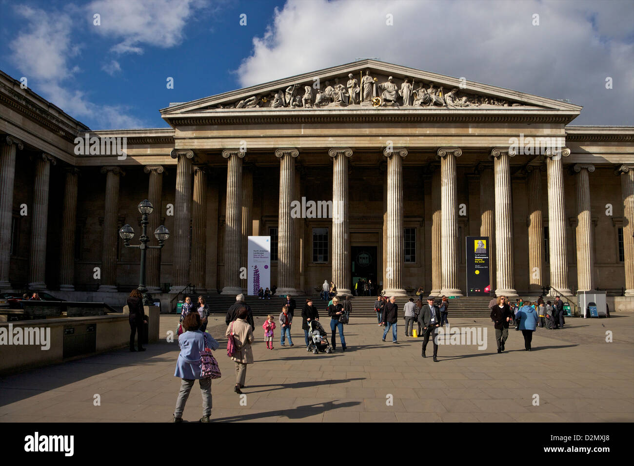 Klassische Fassade des British Museum, London, England, UK, GB, Großbritannien Stockfoto