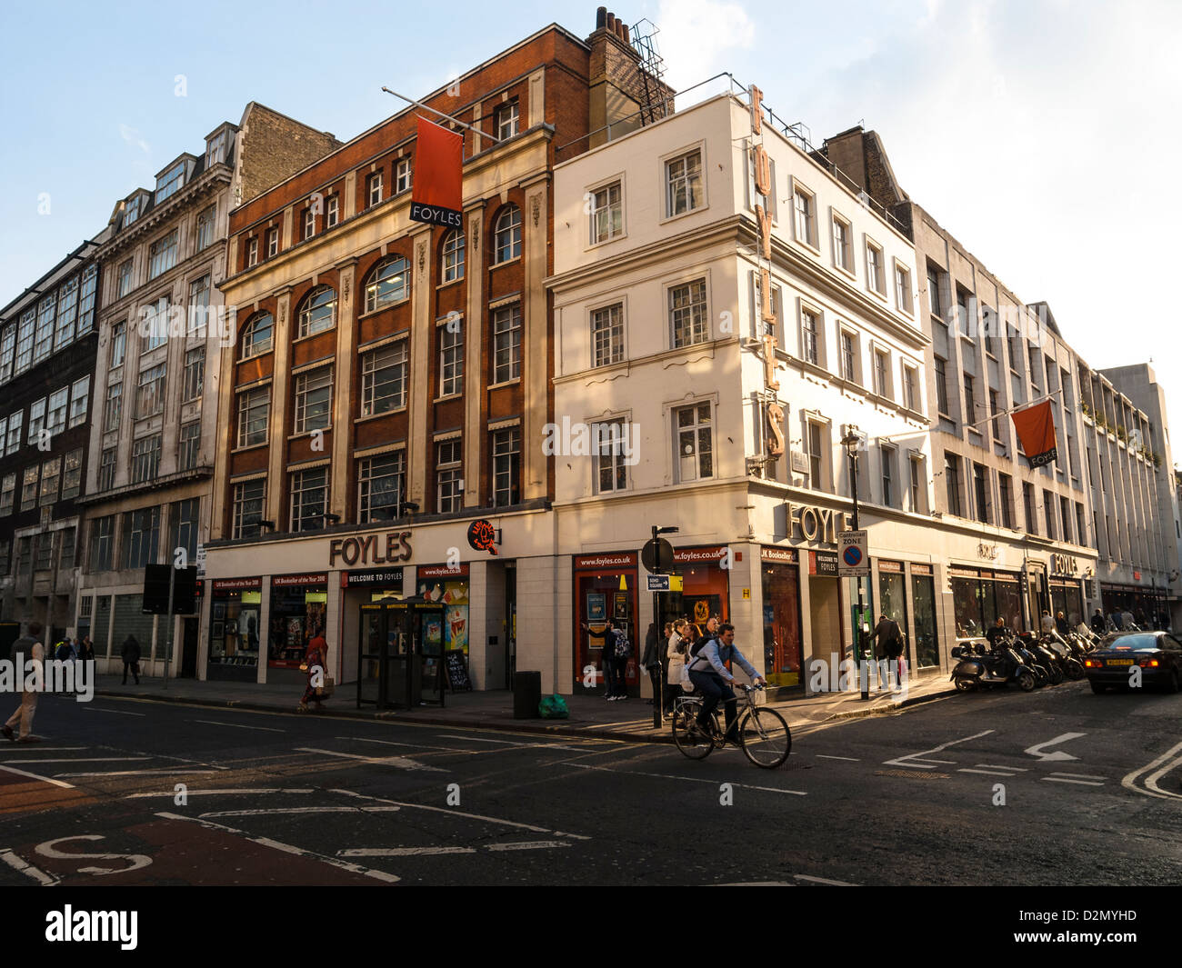 Foyles Bookstore zu Charring cross Road, London Stockfoto