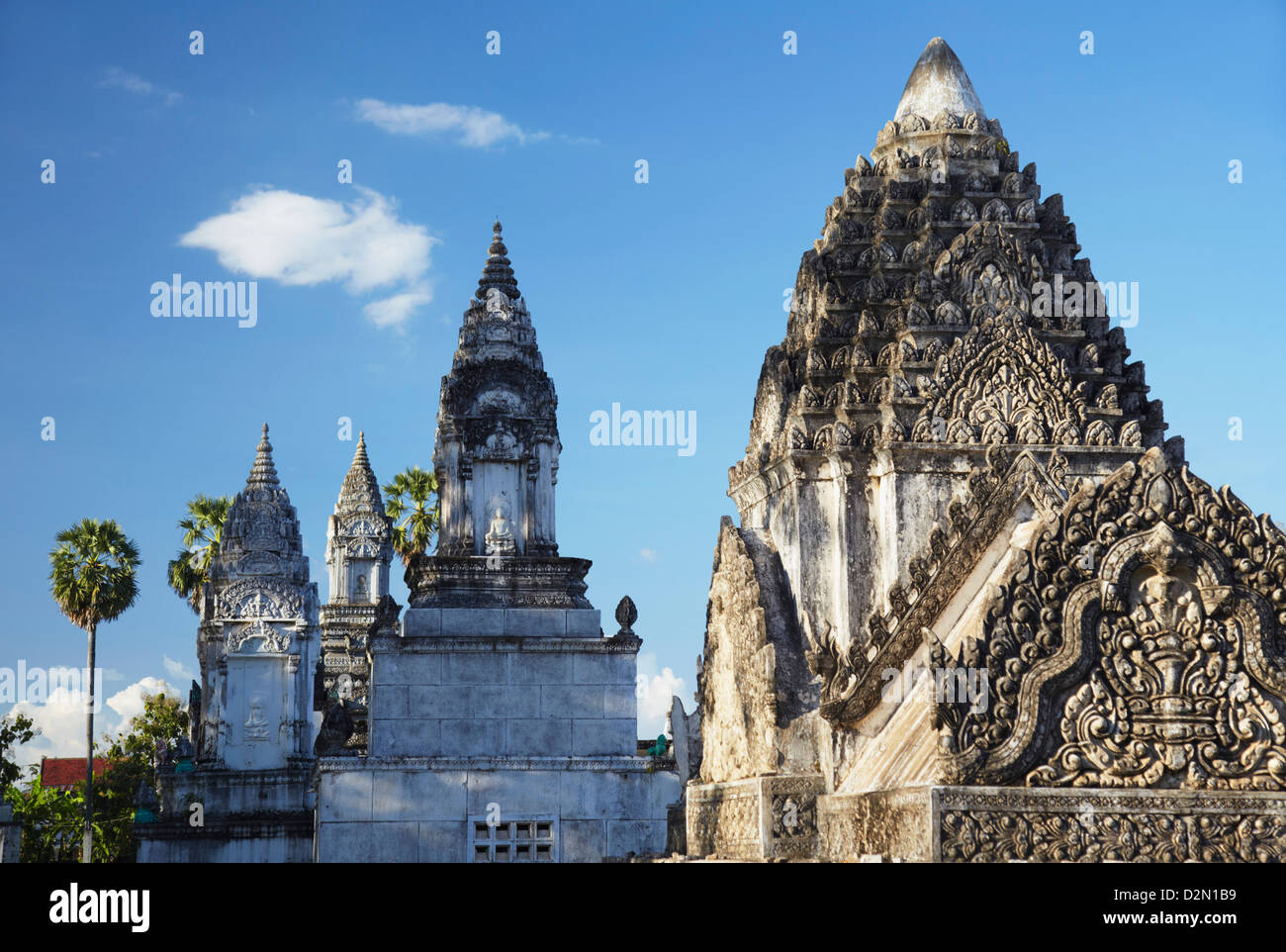 Stupas an Wat Phnom, Kampong Cham, Kambodscha, Indochina, Südostasien, Asien Stockfoto