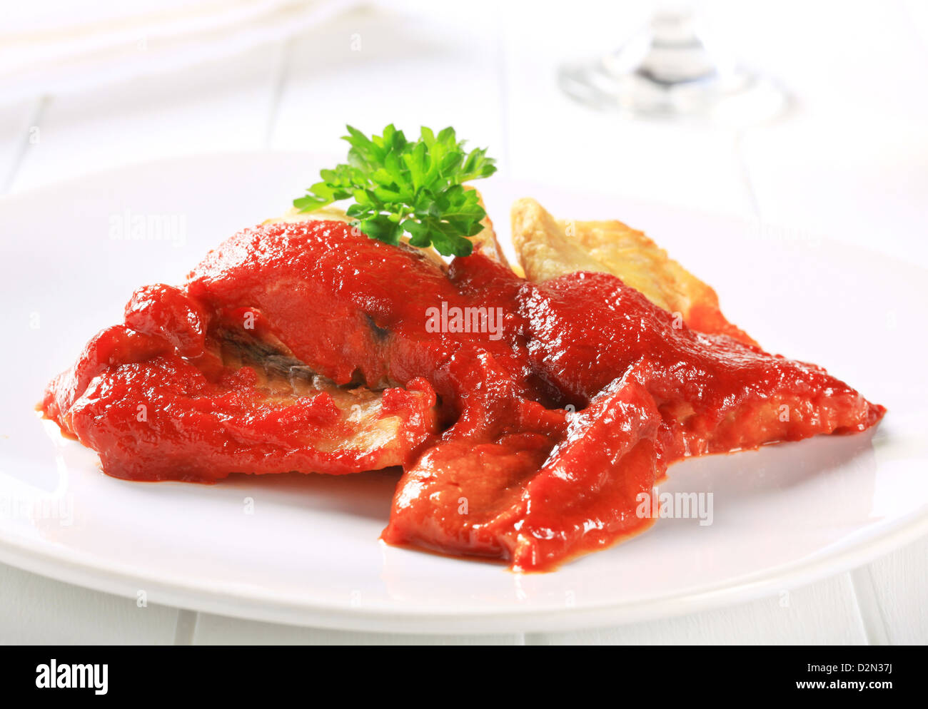 Gebratenes seelachsfilet in der pfanne -Fotos und -Bildmaterial in ...