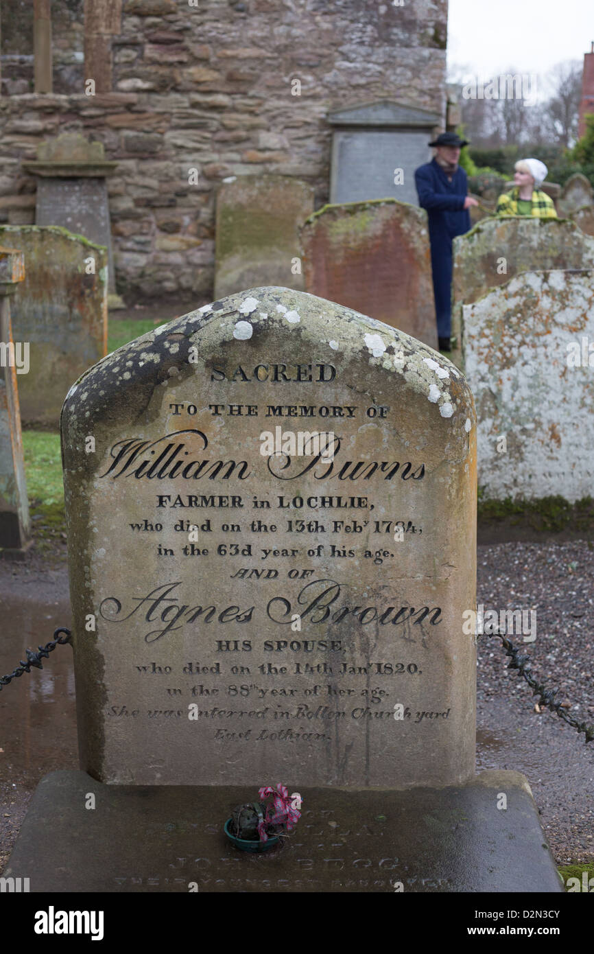 das Grab von William Burns, Vater des schottischen Dichters Robert Burns in Alloway Kirk Kirchhof, Alloway, Ayrshire, Schottland. Stockfoto