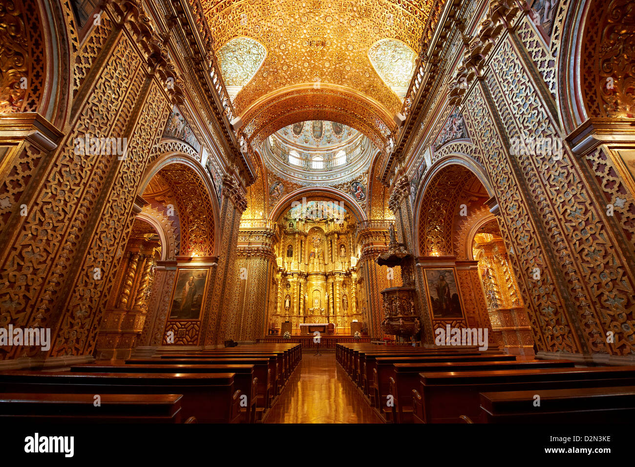 Innenaufnahme der glänzend goldenen gestaltete Compania de Jesus Kirche, Quito, Ecuador Stockfoto