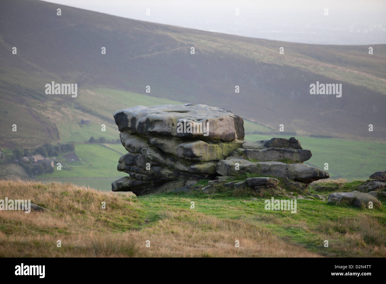 Felsen auf Töpfe und Pfannen Hügel oberhalb Uppermill in Saddleworth Stockfoto