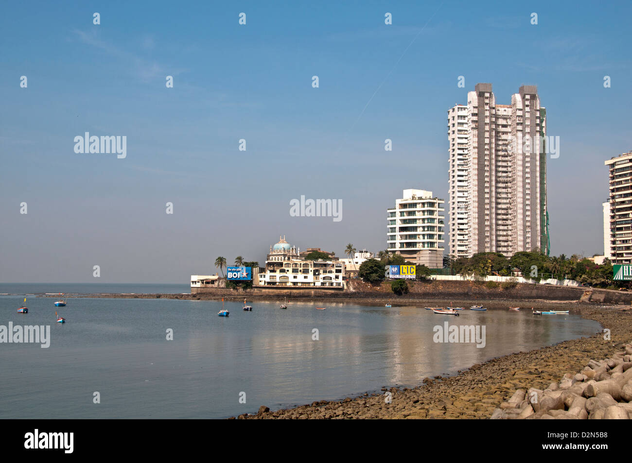 Die Vororte Bandra Mumbai (Bombay) Indien Bucht moderne Architektur gegenüber der Haji Ali Mosque Stockfoto