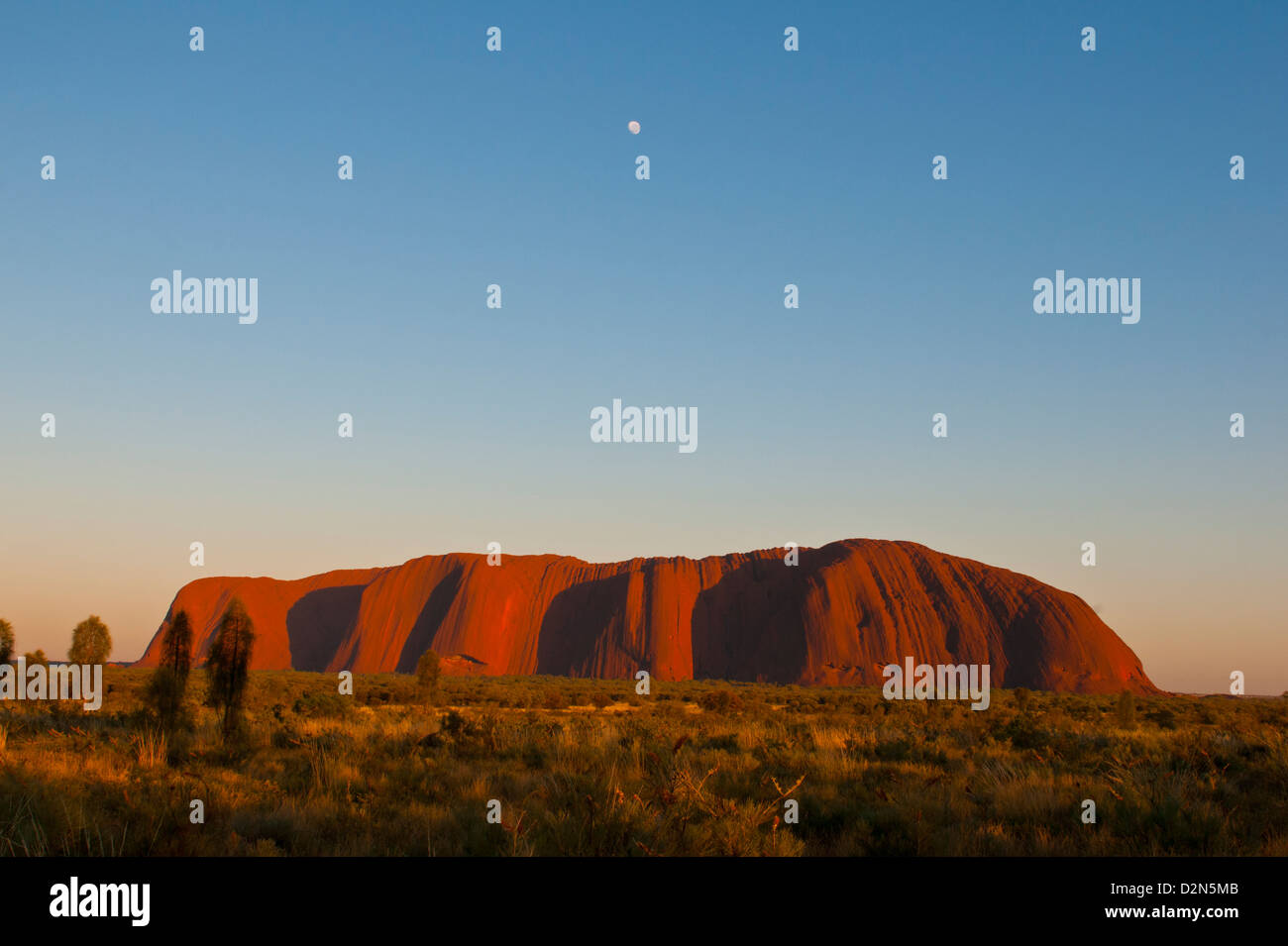 Uluru (Ayers Rock), Uluru-Kata Tjuta National Park, UNESCO-Weltkulturerbe, Northern Territory, Australien, Pazifik Stockfoto