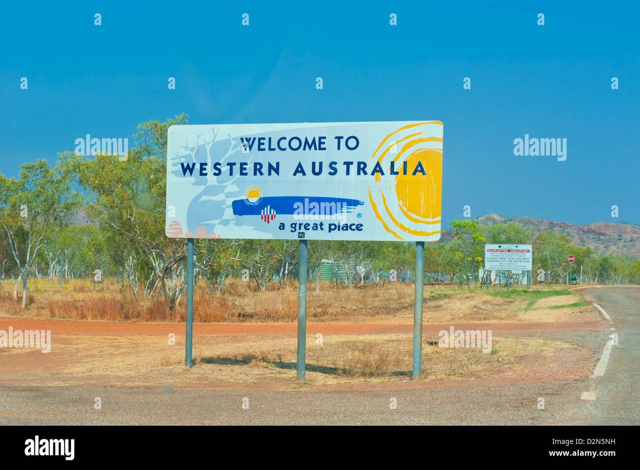 Zeichen der Grenze von Western Australia und dem Northern Territory, Australien, Pazifik Stockfoto