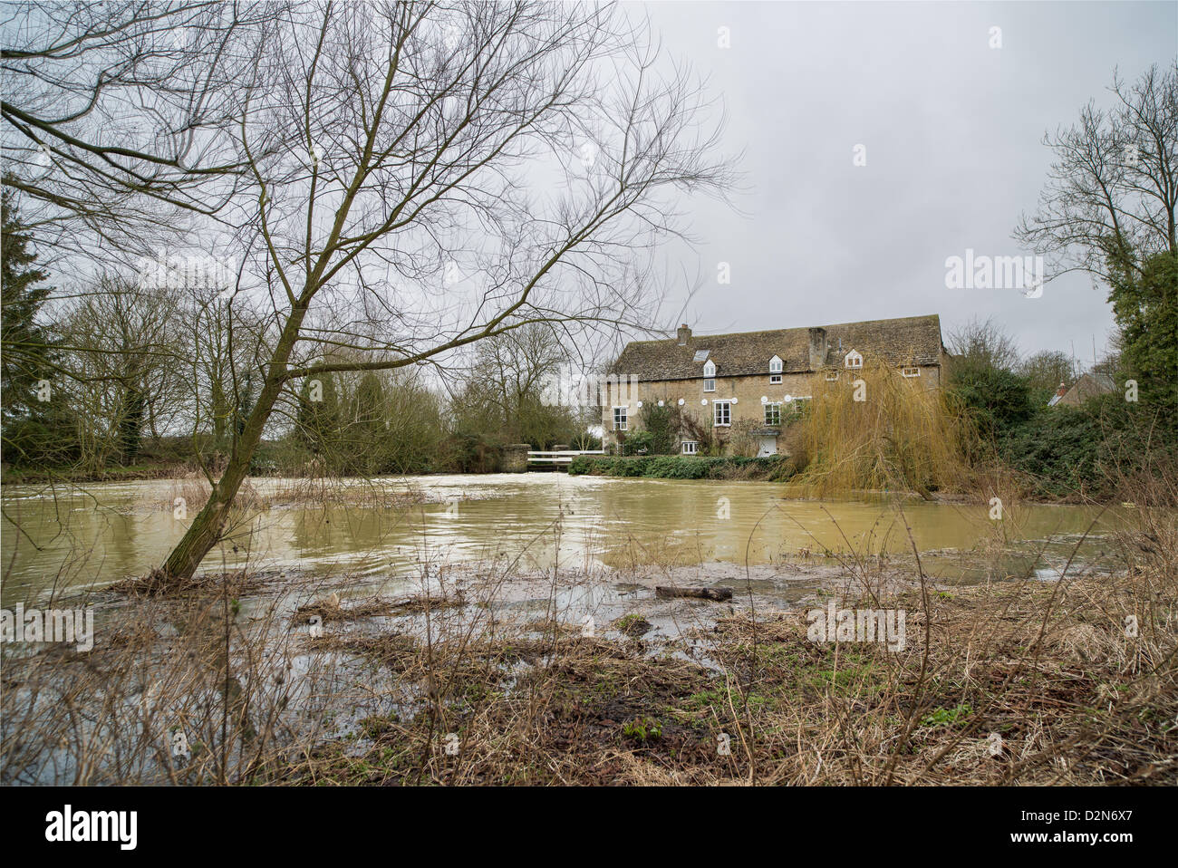 Wadenhoe, Northamptonshire, UK. 29. Januar 2013. Überfluteten Ufer des Flusses Nene bei Wadenhoe, Northamptonshire. Die Flut resultierten aus starkem Regen und Schnee geschmolzen. Stockfoto