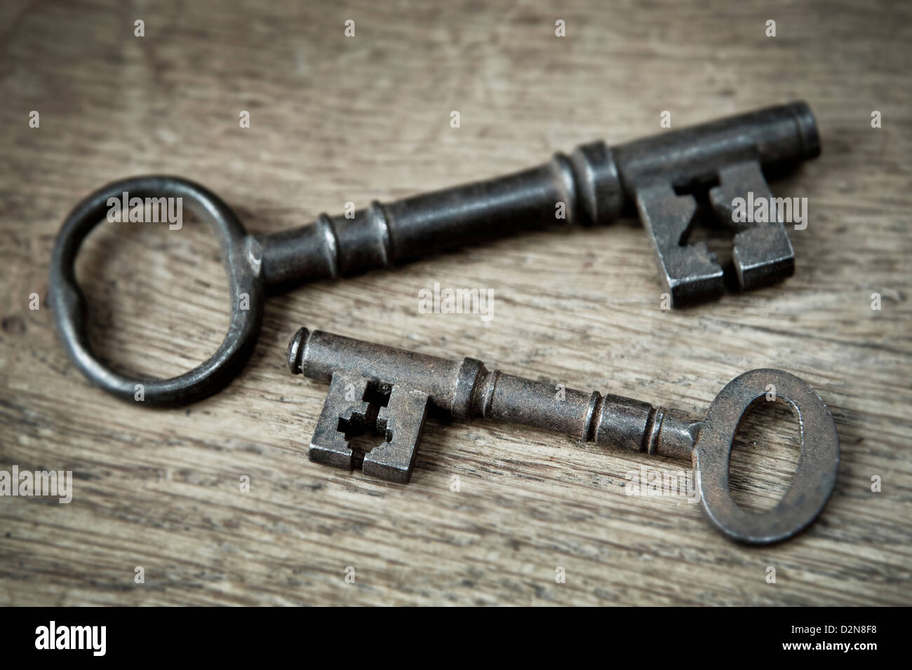 Nahaufnahme von zwei old Fashioned Vintage Keys Stockfoto