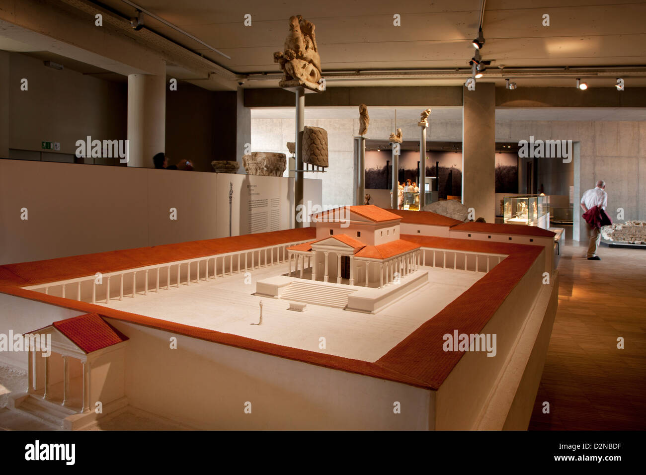 Nachbildung des römischen Tempelanlage im Gallo-römische Museum in Tongeren, Belgien Stockfoto