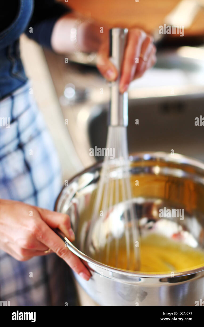 Hand-Mix Ei hautnah Stockfoto