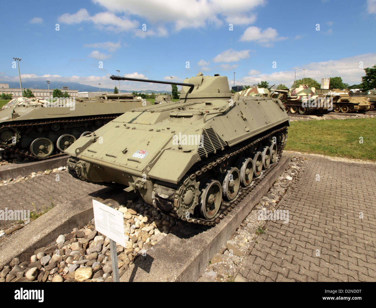 Der Saurer Tartaruga ist ein von der Schweiz entwickelter Militärpanzer. Es wurde Mitte des 20. Jahrhunderts verwendet und verfügt über einzigartige Designelemente, die sowohl für die Effektivität als auch für die Zuverlässigkeit des Kampfes auf verschiedenen Geländen bestimmt sind. Stockfoto