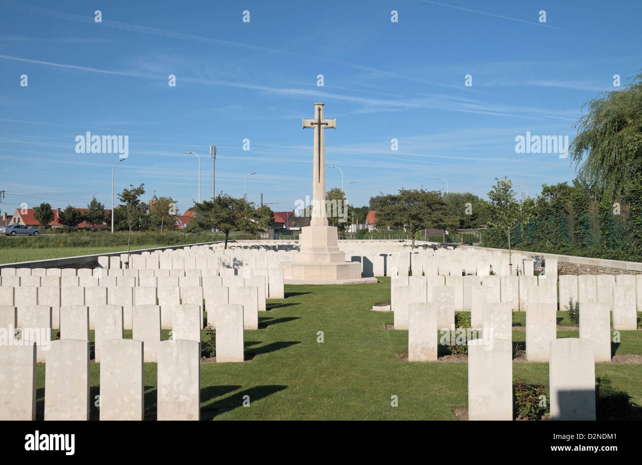 Gesamtansicht der Brandhoek New Soldatenfriedhof (Captain Noel Godfrey Chavasse, VC & Bar, MC), Ieper (Ypern), Belgien. Stockfoto