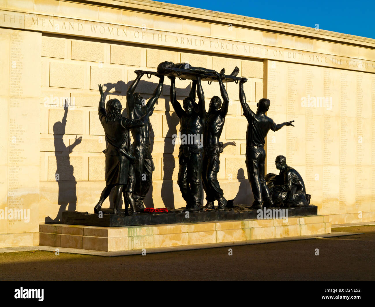 Skulptur von Ian Rank-Broadley an Armed Forces Memorial Bereich des National Memorial Arboretum Alrewas Staffordshire England UK Stockfoto