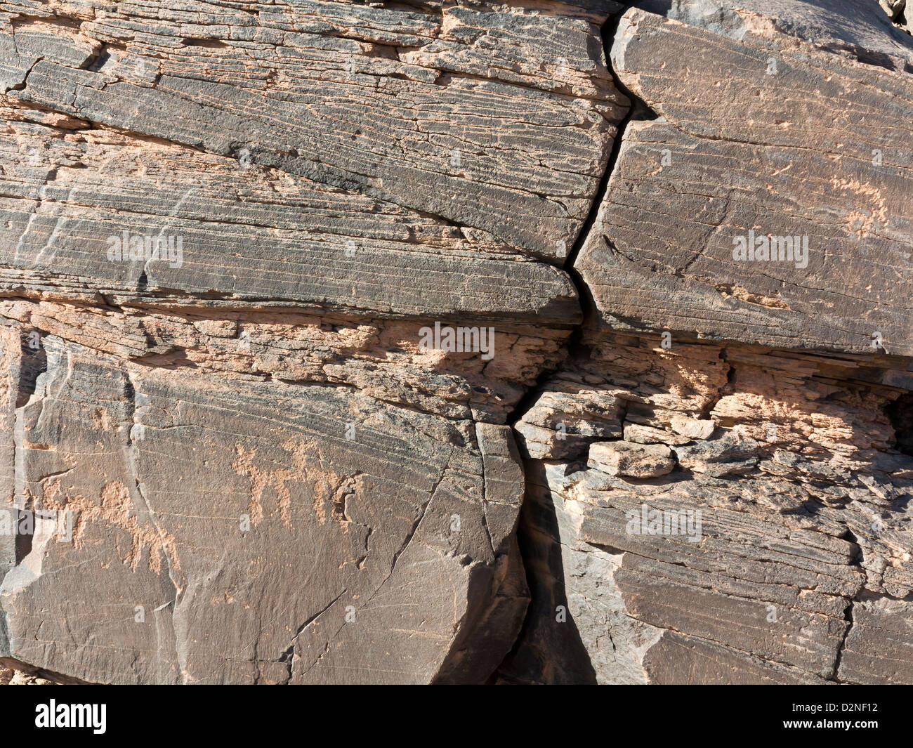 Felszeichnungen auf dem Gelände des Foum Chenna, Oued Tasminaret Tal, Tinzouline, Draa-Tal, Marokko, Nordafrika Stockfoto