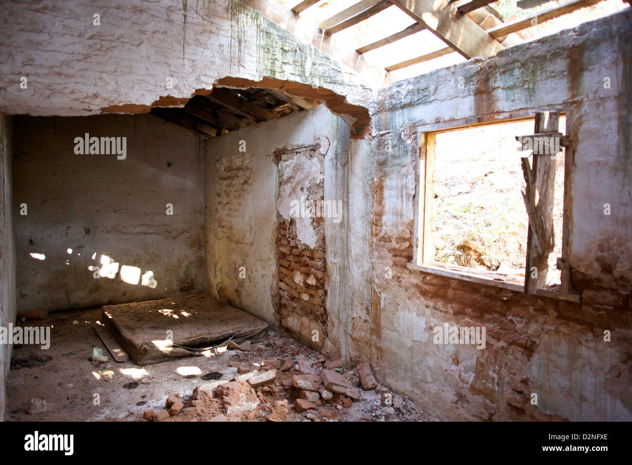 Einem verfallenen Haus in eine Geisterstadt in den Bergen von Mazatlan, Mexiko Stockfoto