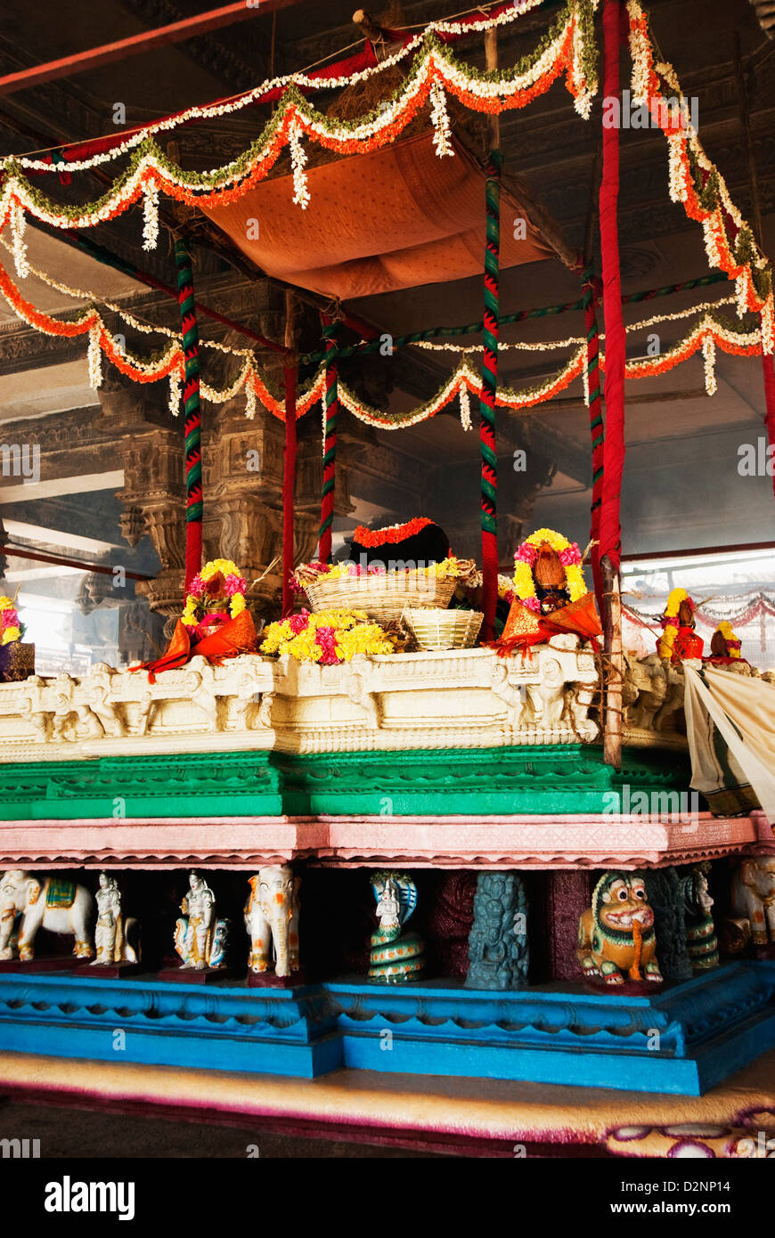 Innenraum eines Tempels Kamakshi Amman Tempel, Kanchipuram, Tamil Nadu, Indien Stockfoto