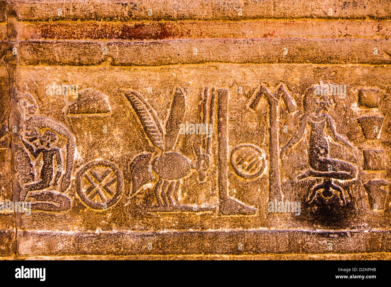 Hieroglyphen, die Darstellung der Geburt in der Antike. Kom Ombo ptolemäischen Tempel, Ägypten Stockfoto