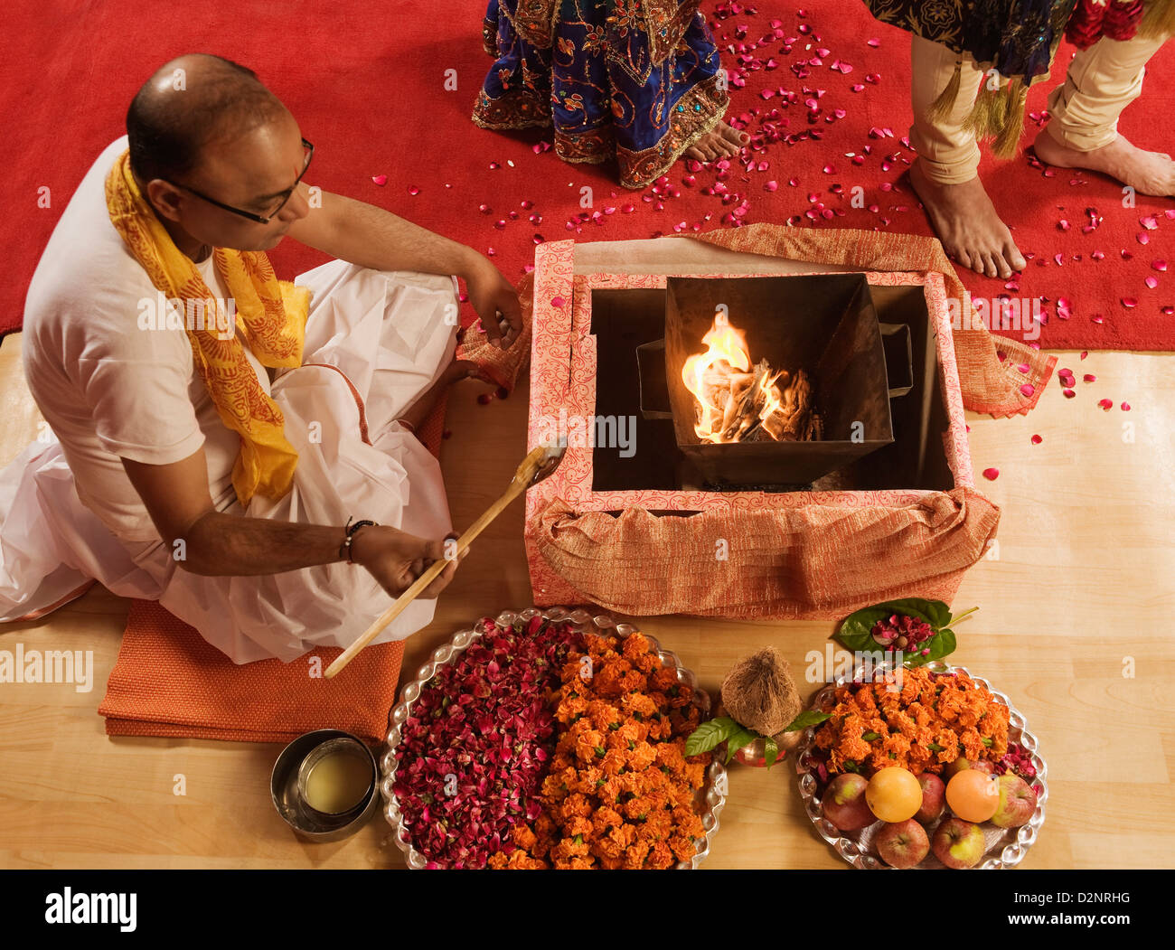 India Wedding Ceremony Fire Stockfotos Und Bilder Kaufen Alamy