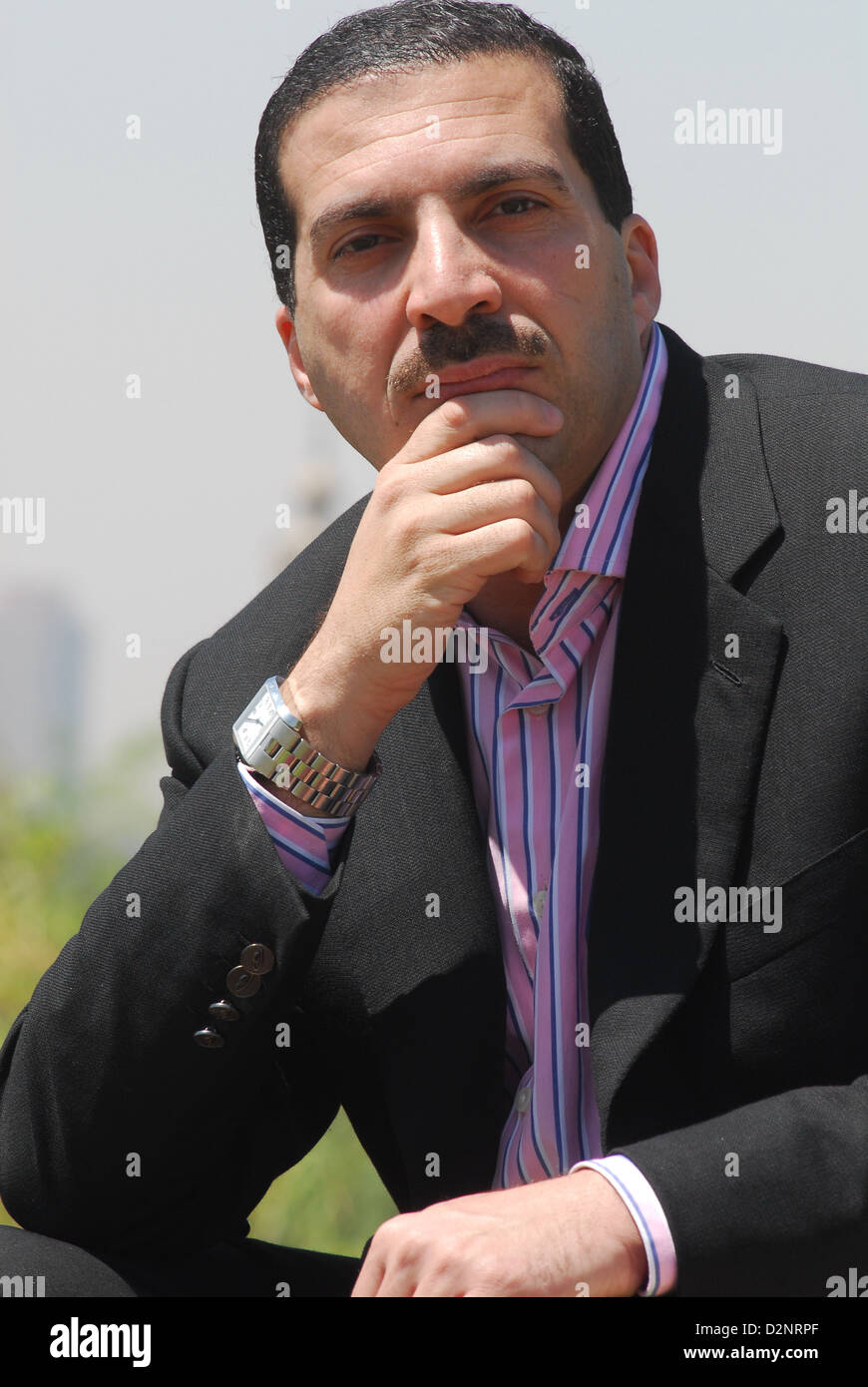 Ägyptischer islamischer Aktivist und Fernsehen Prediger Amr Khaled, sehr beliebt in der arabischen und muslimischen Welt, im Azhar Park. Stockfoto