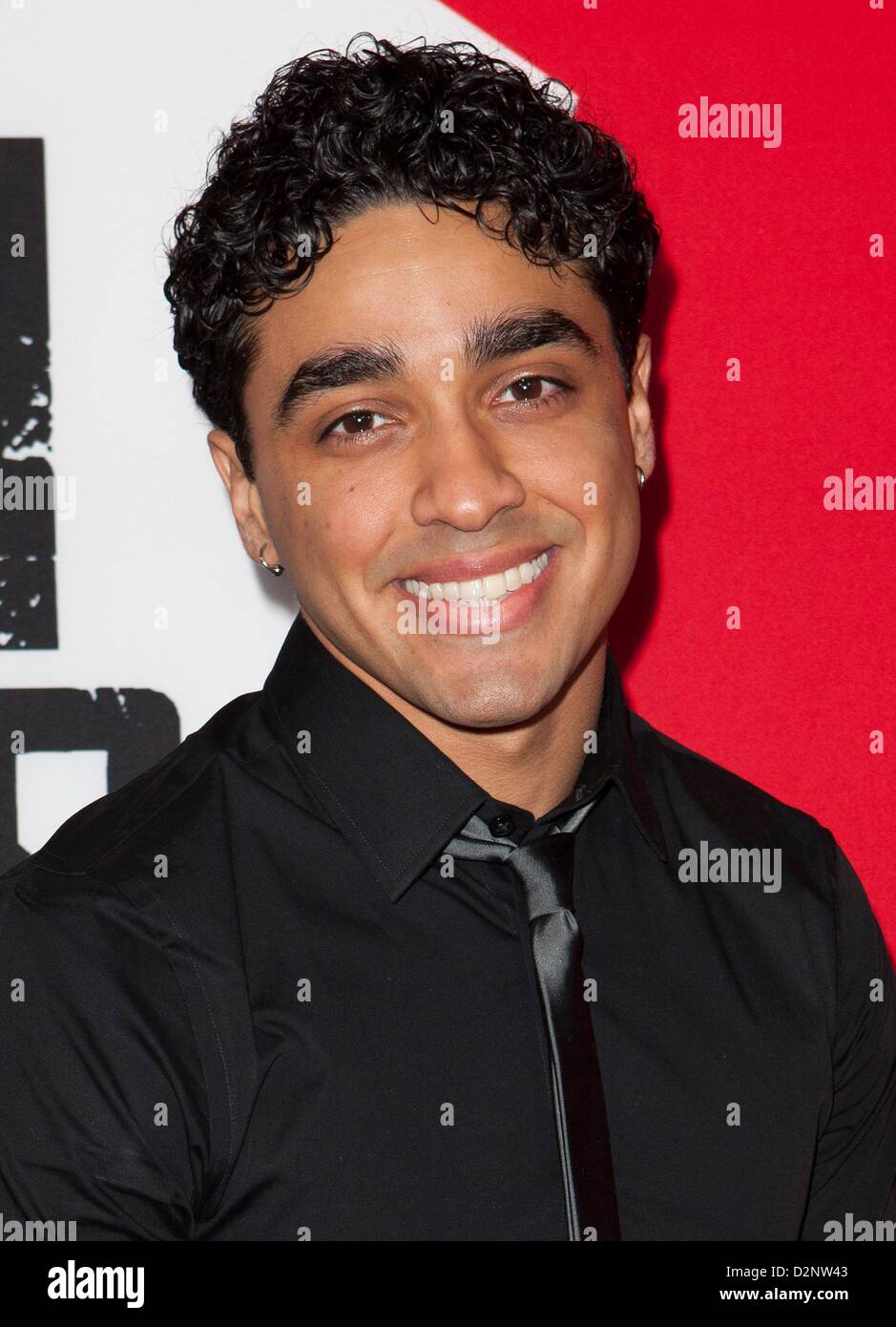 Los Angeles, Kalifornien, USA. 29. Januar 2013. EJ Bonilla im Ankunftsbereich für WARM BODIES Premiere, Cinerama Dome at The Arclight Hollywood, Los Angeles, CA 29. Januar 2013. Foto von: Emiley Schweich/Everett Collection / Alamy Live News Stockfoto