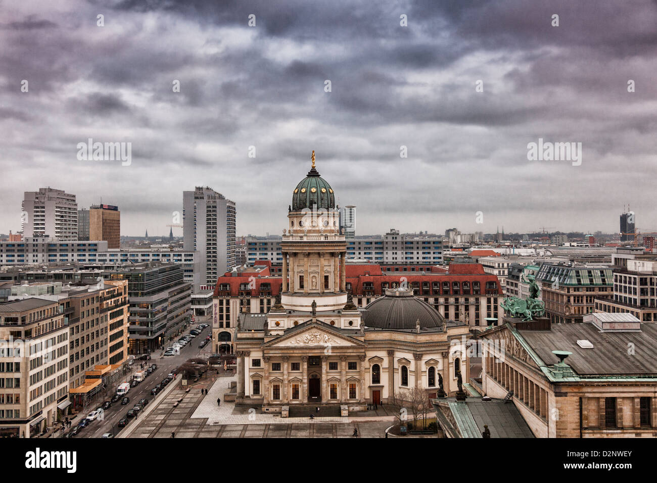Berlin, Gendarmenmarkt-erhöhten Blick auf die Stadt mit dem Berliner Dom, der Deutsche Dom Stockfoto