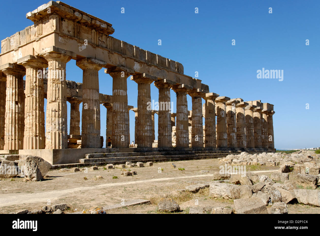 Selinunte Sizilien. Italien. Griechisch dorischen Tempel E das 460-450 v. Chr. datiert und widmet sich der griechischen Göttin Hera, die Gemahlin des Zeus. Stockfoto
