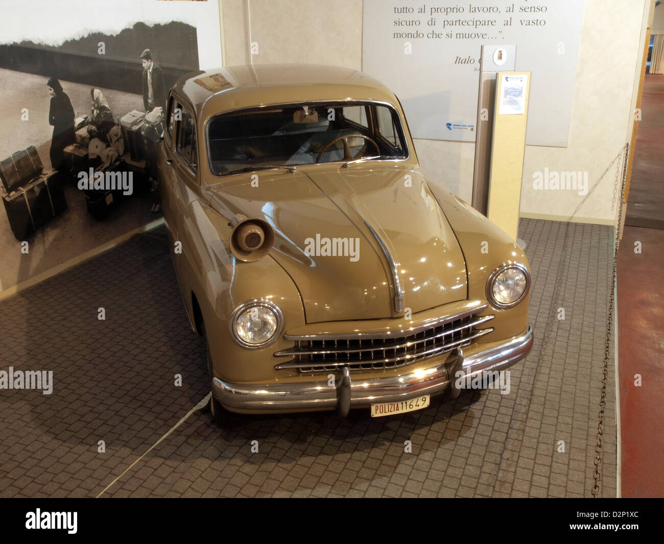 Italienische Polizeiauto, 1950 FIAT 1400, polizia Stockfoto