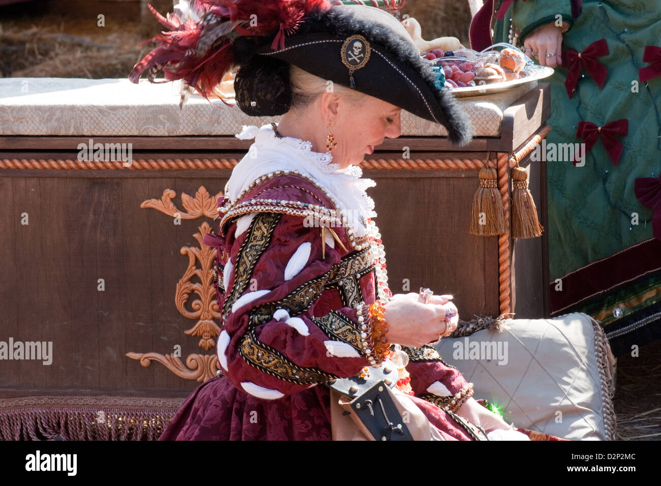 Frau In Tracht beim Renaissance Festival Stockfoto