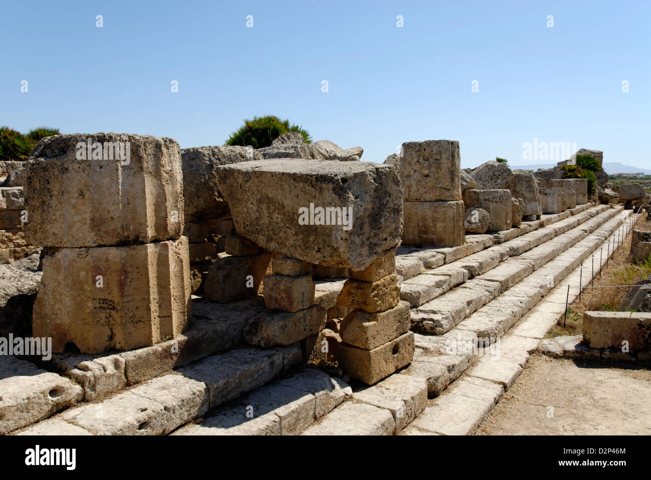 Selinunte Sizilien Italien. Die Ruinen des 6. Jahrhunderts v. Chr. Griechisch dorischen Tempel D, der griechischen Göttin Athene gewidmet. Stockfoto