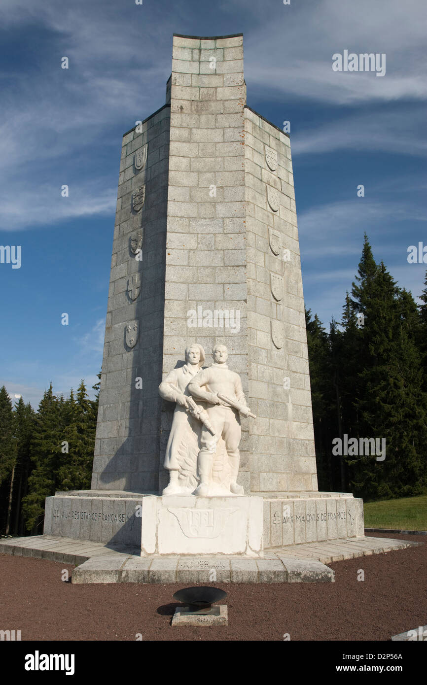 MAQUIS FRANZÖSISCH WIDERSTAND DENKMAL MONT-MOCHET MARGERIDE WALD CANTAL AUVERGNE FRANKREICH Stockfoto