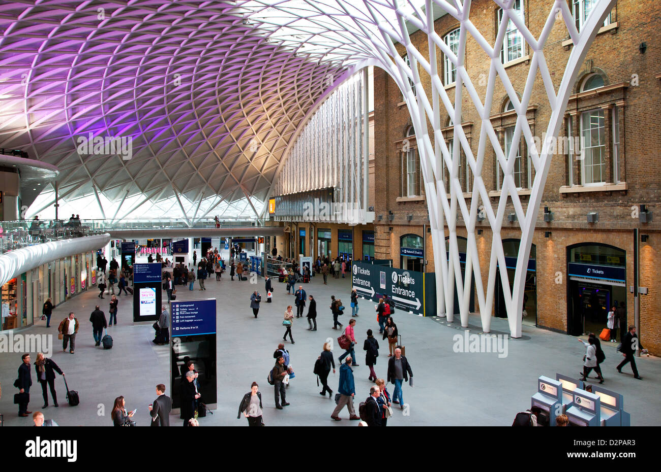 Kings Cross U-Bahn und Bahnhof, London, England, Vereinigtes Königreich Stockfoto