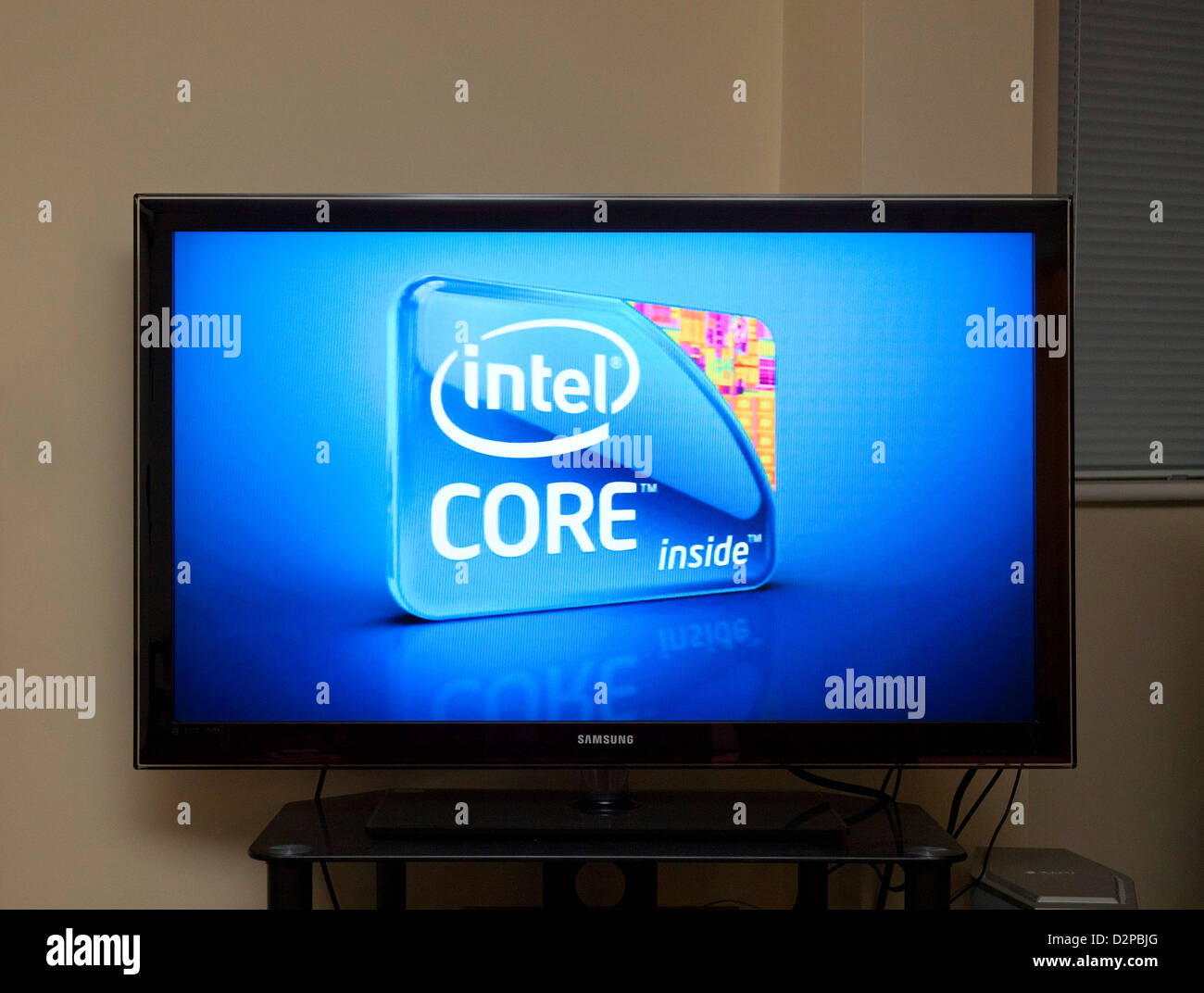 Intel Core Prozessor Anzeige auf TV in UK Stockfoto