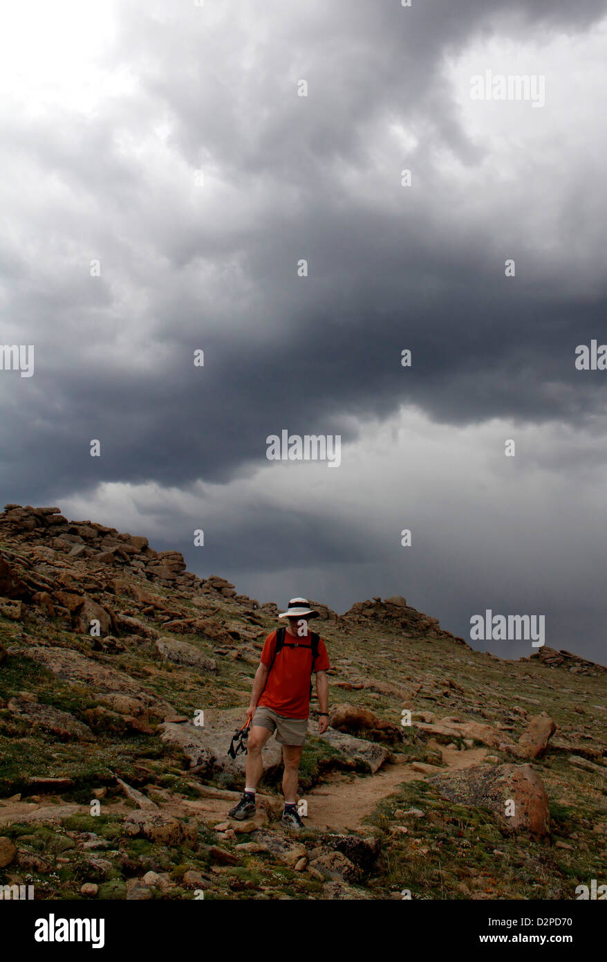 Familie Wandern Thunder Storm Rocky Mountain National Park Colorado Stockfoto